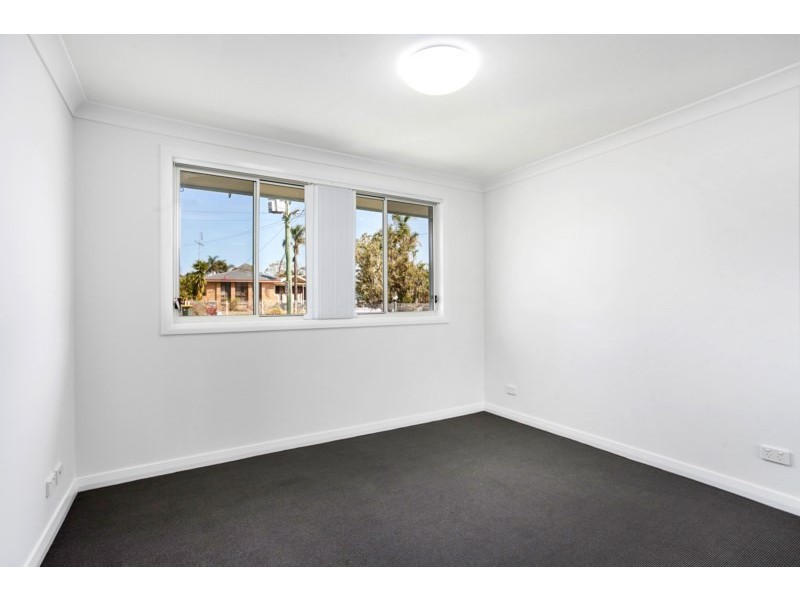 2 Windle Street, Lake Illawarra NSW 2528