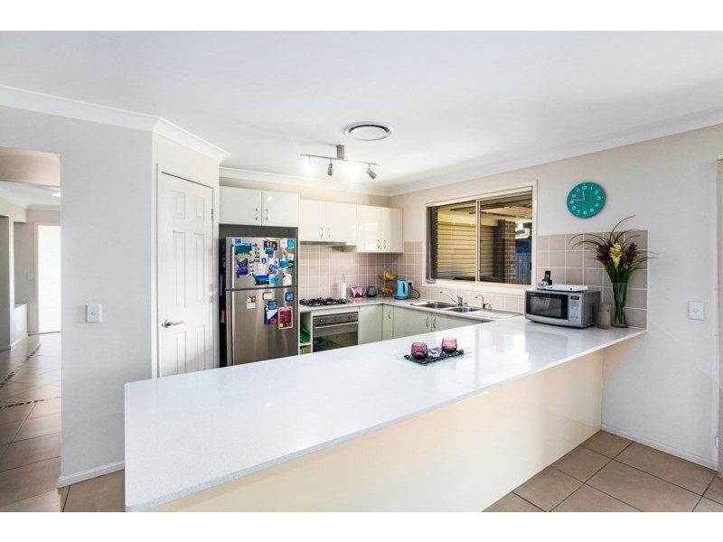 27 Johnston Avenue, Haywards Bay NSW 2530