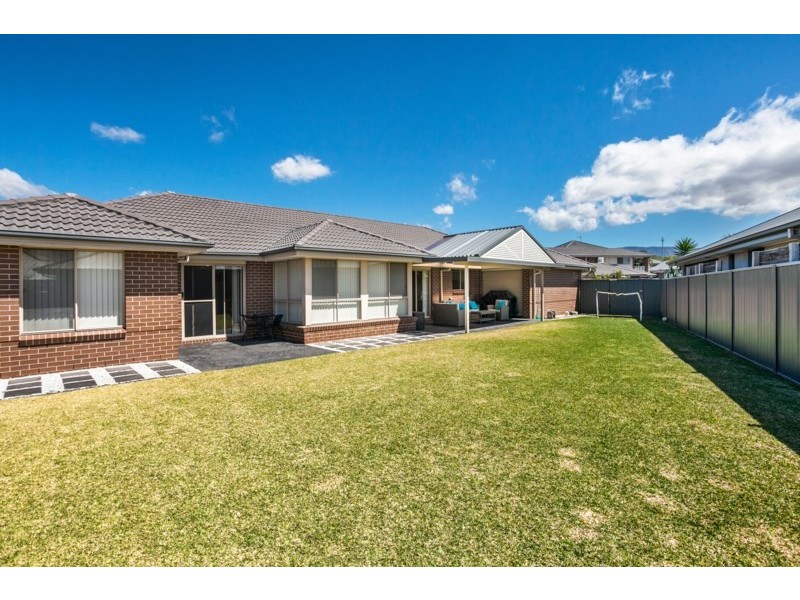 27 Johnston Avenue, Haywards Bay NSW 2530