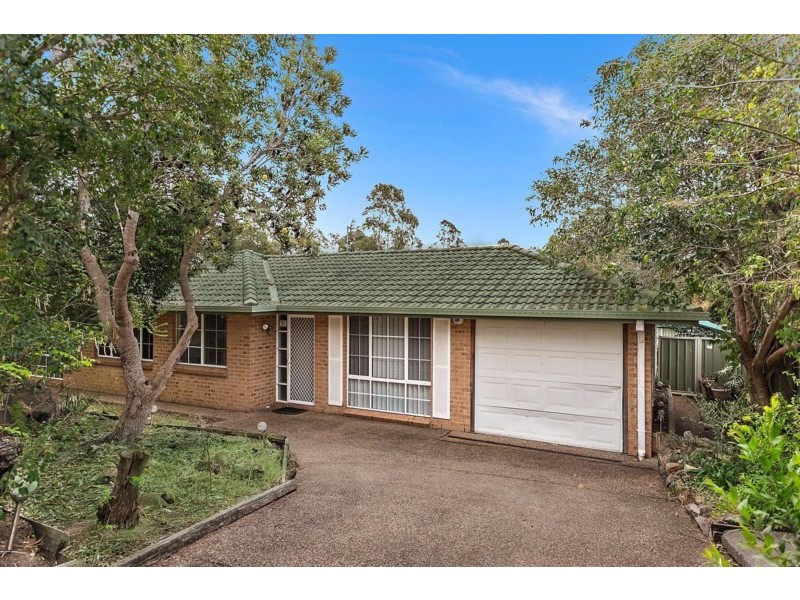 8 Normanby Place, Albion Park NSW 2527