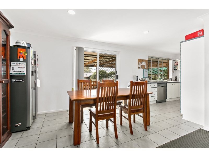 8 Normanby Place, Albion Park NSW 2527