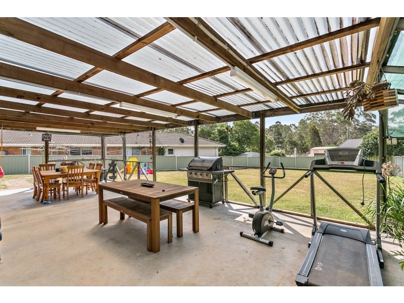 8 Normanby Place, Albion Park NSW 2527