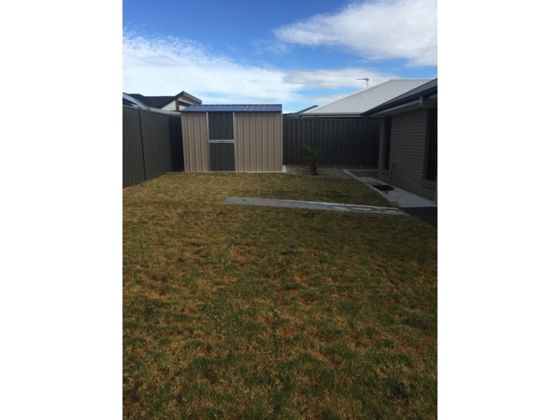 104 Haywards Bay Drive, Haywards Bay NSW 2530