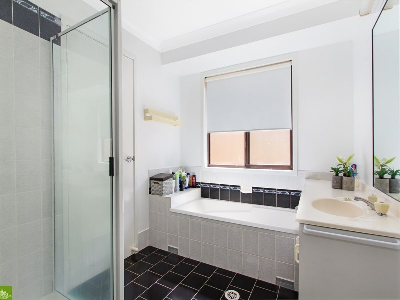 11 Gloucester Circuit, Albion Park NSW 2527