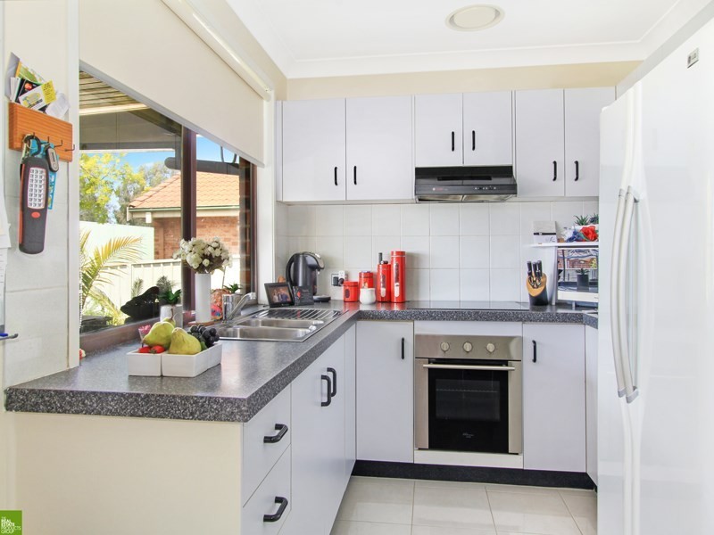 11 Gloucester Circuit, Albion Park NSW 2527
