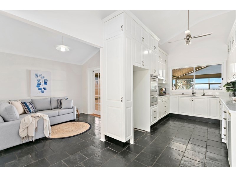 5 Crest Road, Albion Park NSW 2527