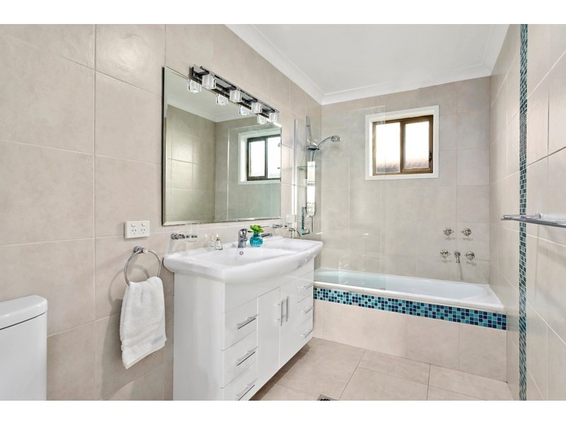 5 Crest Road, Albion Park NSW 2527