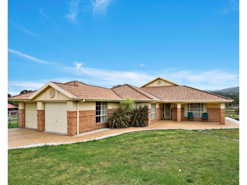 2 Kingston Town Drive, Kembla Grange NSW 2526