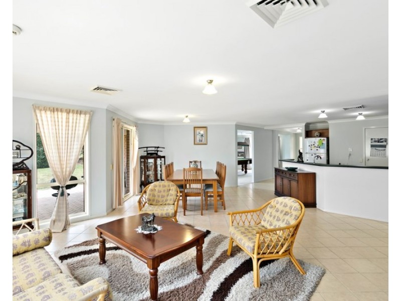2 Kingston Town Drive, Kembla Grange NSW 2526