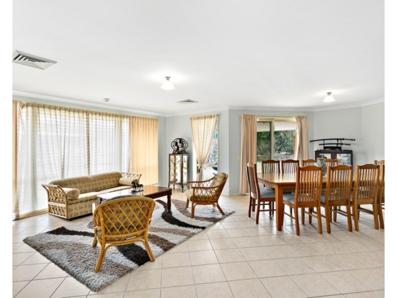2 Kingston Town Drive, Kembla Grange NSW 2526