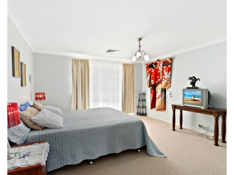 2 Kingston Town Drive, Kembla Grange NSW 2526