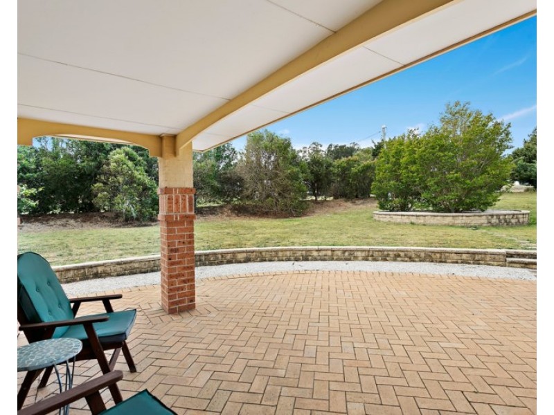 2 Kingston Town Drive, Kembla Grange NSW 2526
