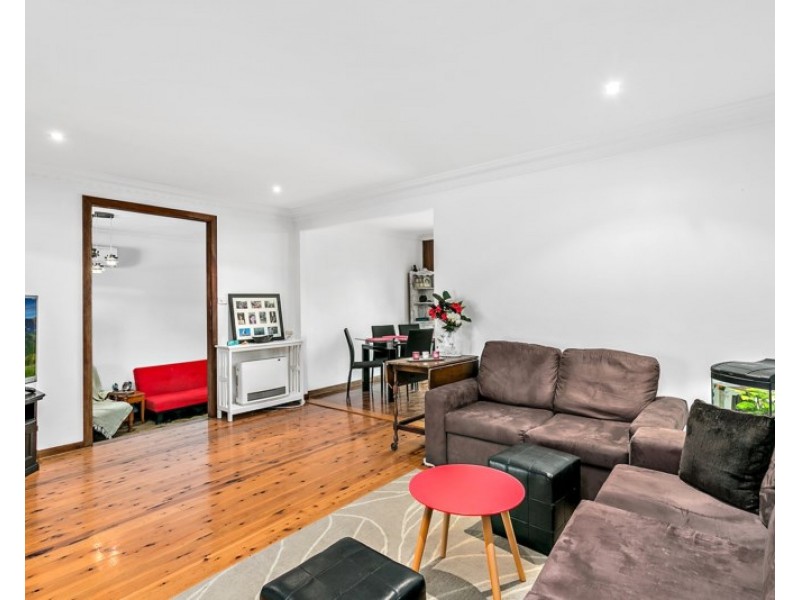 15 Robyn Road, Albion Park Rail NSW 2527