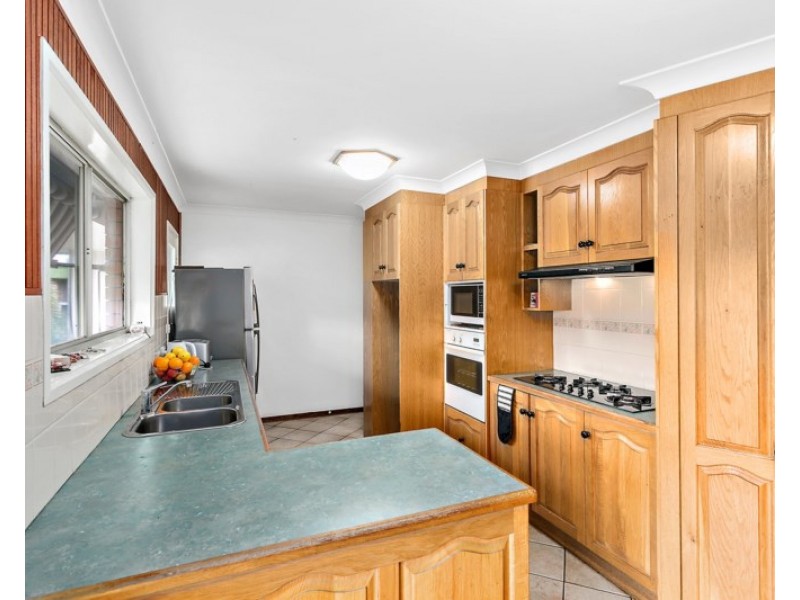 15 Robyn Road, Albion Park Rail NSW 2527