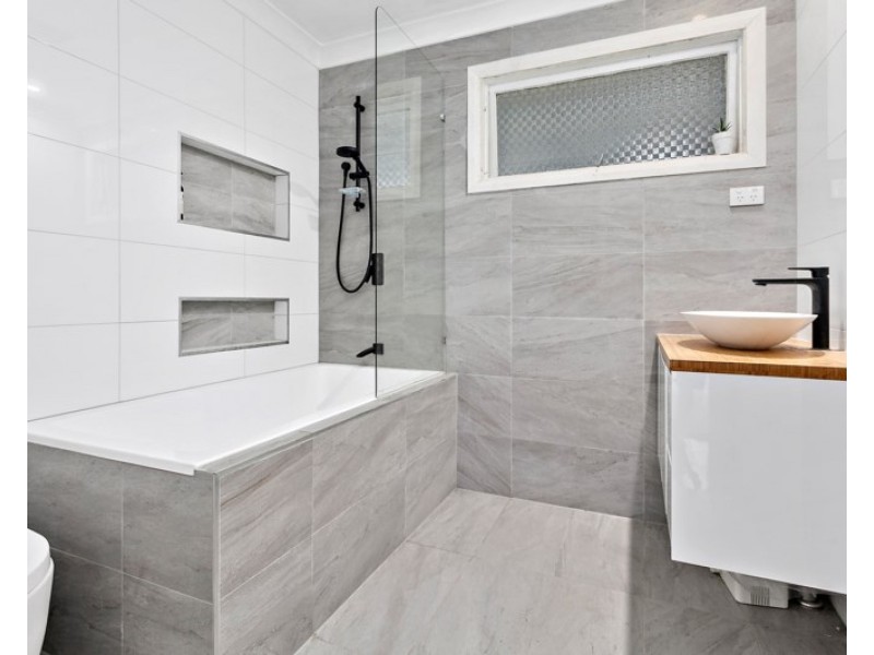 8 Mallee Street, Albion Park Rail NSW 2527