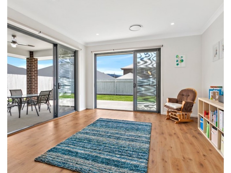 6 Milton Street, Albion Park NSW 2527