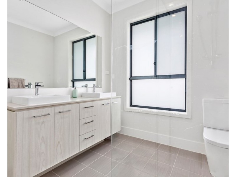 6 Milton Street, Albion Park NSW 2527