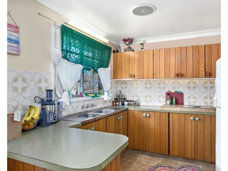 6 Scenic Crescent, Albion Park NSW 2527