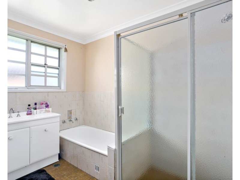 6 Scenic Crescent, Albion Park NSW 2527