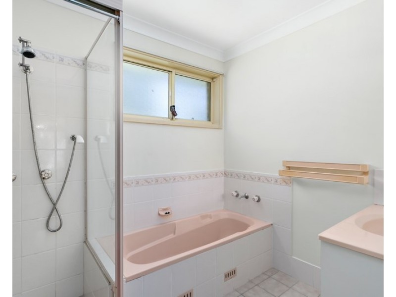 2/2 Daintree Drive, Albion Park NSW 2527