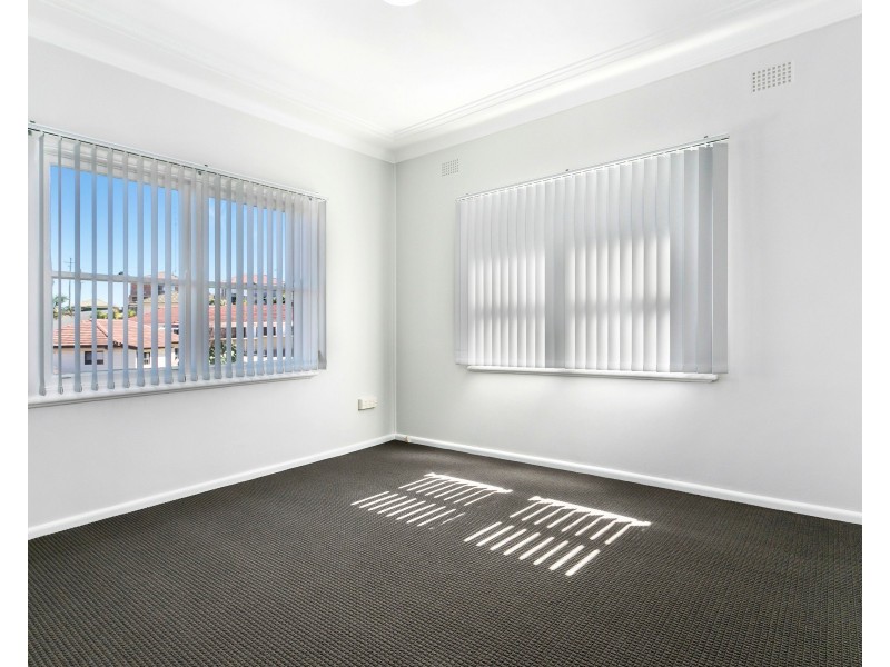 16 Wilma Avenue, Warrawong NSW 2502
