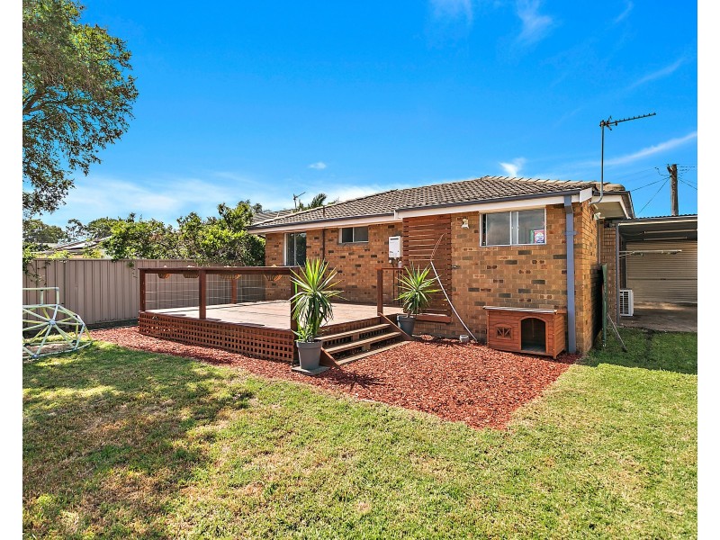 8 Cedar Street, Albion Park Rail NSW 2527