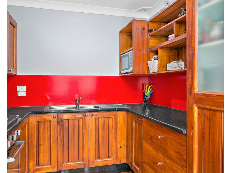 8 Cedar Street, Albion Park Rail NSW 2527