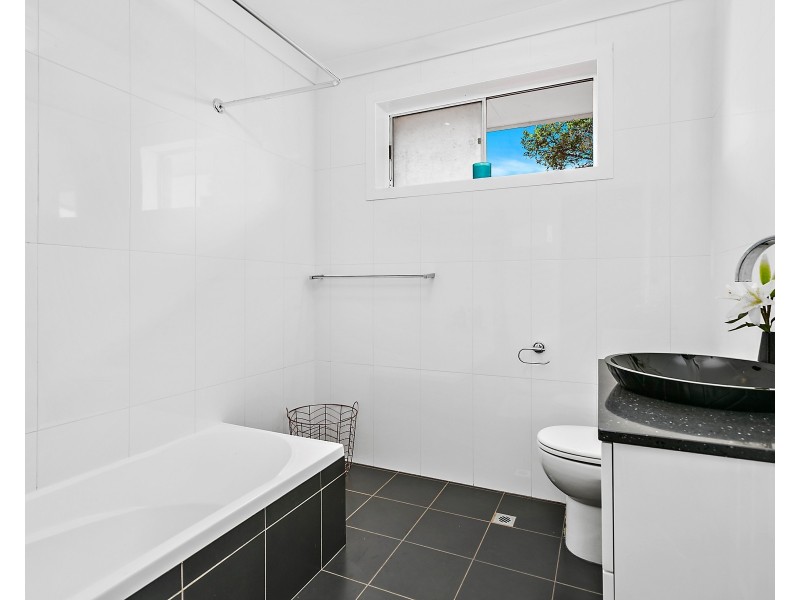 8 Cedar Street, Albion Park Rail NSW 2527