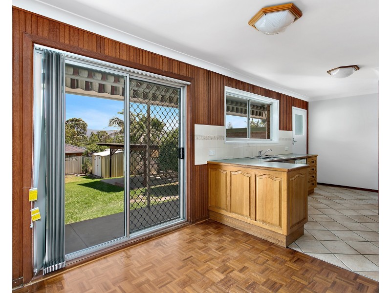 15 Robyn Road, Albion Park Rail NSW 2527