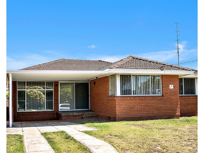 15 Robyn Road, Albion Park Rail NSW 2527