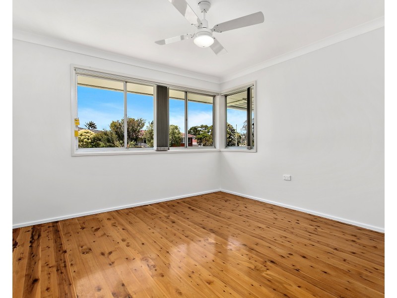 15 Robyn Road, Albion Park Rail NSW 2527