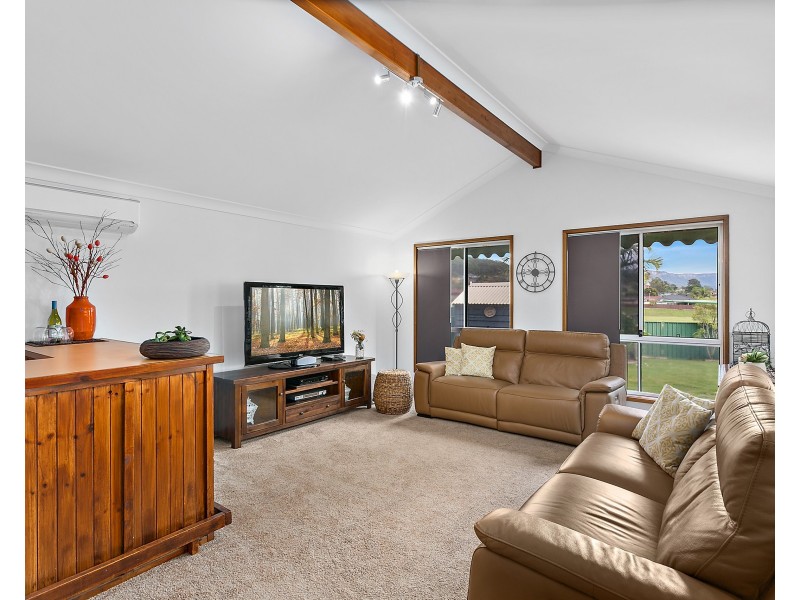 30 Daintree Drive, Albion Park NSW 2527