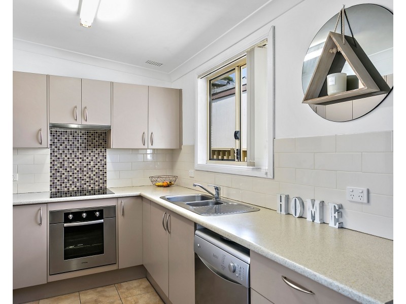 7 Gordon Avenue, Oak Flats NSW 2529