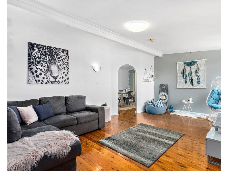 7 Gordon Avenue, Oak Flats NSW 2529