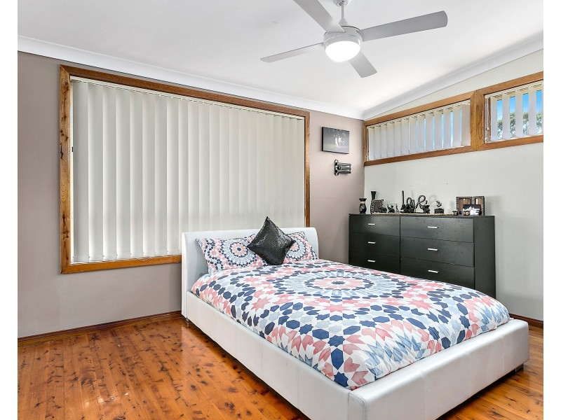 7 Gordon Avenue, Oak Flats NSW 2529