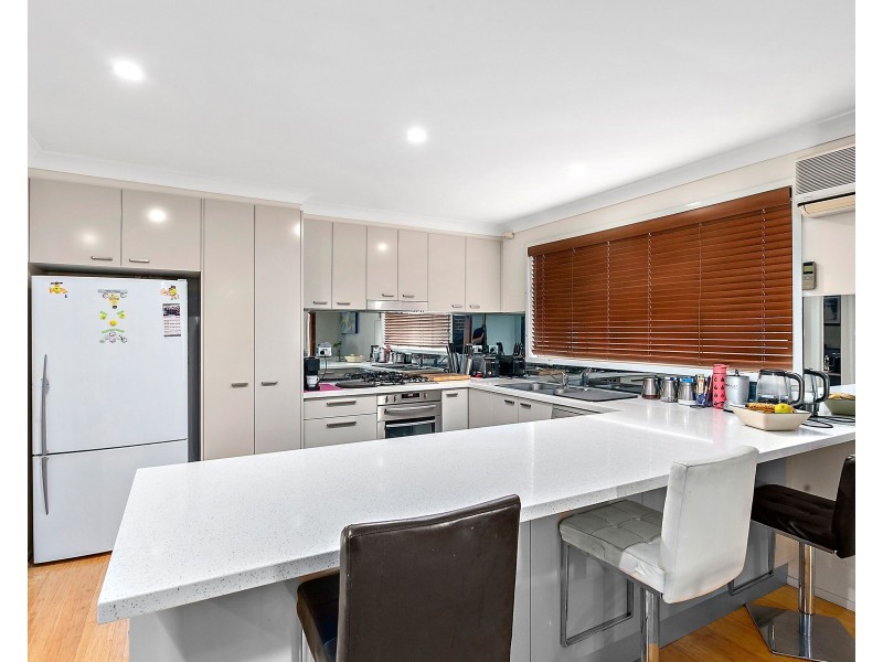 7 Downes Drive, Albion Park NSW 2527