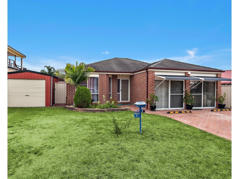 7 Downes Drive, Albion Park NSW 2527