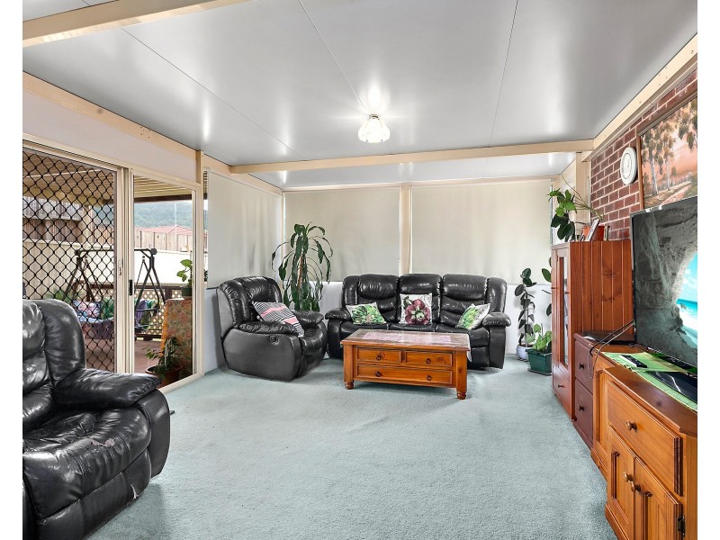 7 Downes Drive, Albion Park NSW 2527