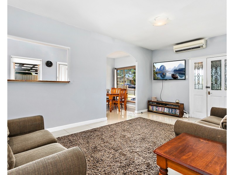 55 Simpson Parade, Albion Park NSW 2527