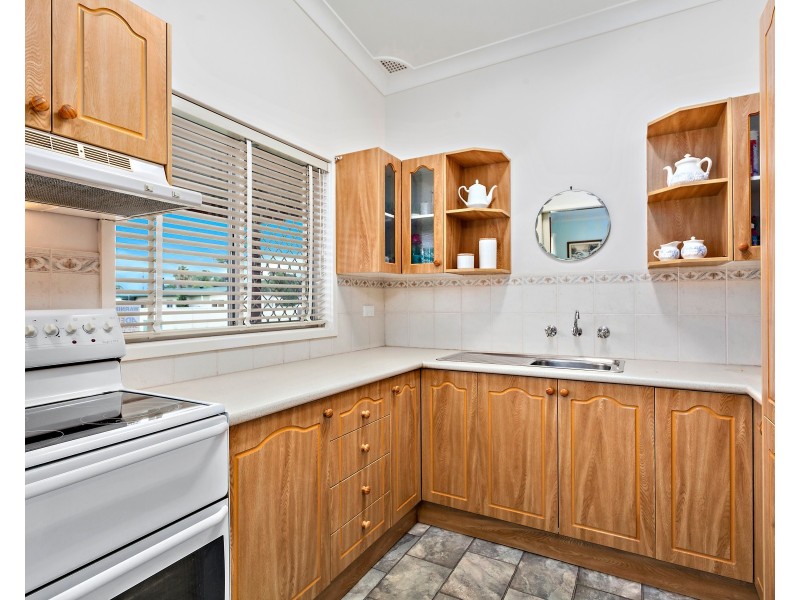 1 Boronia Avenue, Albion Park Rail NSW 2527