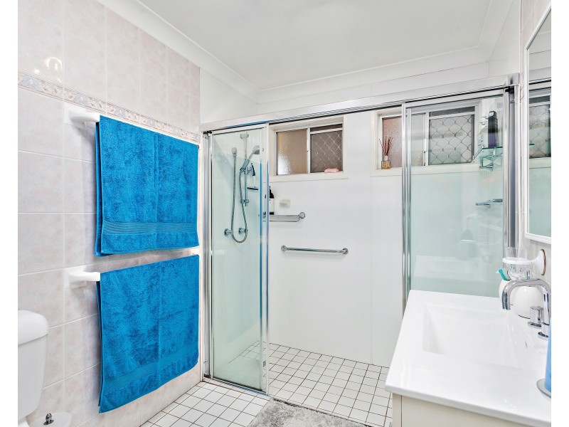 1 Boronia Avenue, Albion Park Rail NSW 2527