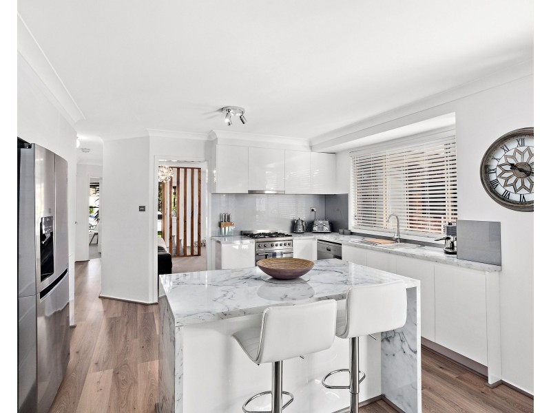 8 Ord Place, Albion Park NSW 2527