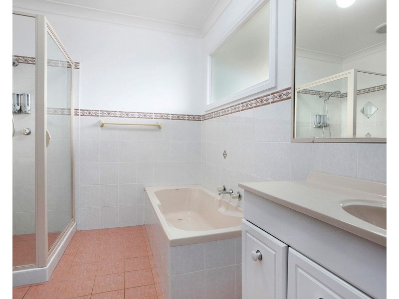 30 Eucumbene Avenue, Flinders NSW 2529