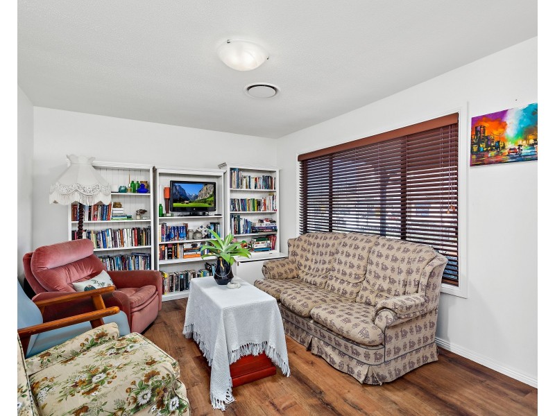 33 Wiley Street, Albion Park NSW 2527