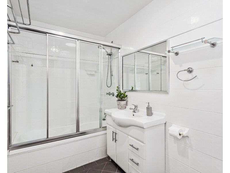 33 Wiley Street, Albion Park NSW 2527