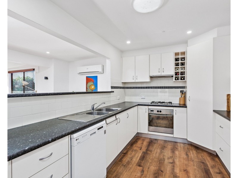 33 Wiley Street, Albion Park NSW 2527