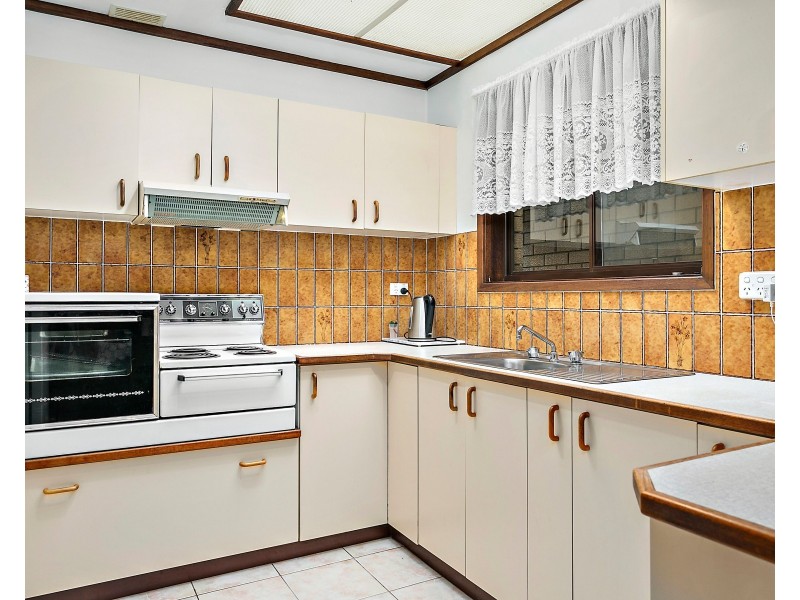 27 Simpson Parade, Albion Park NSW 2527