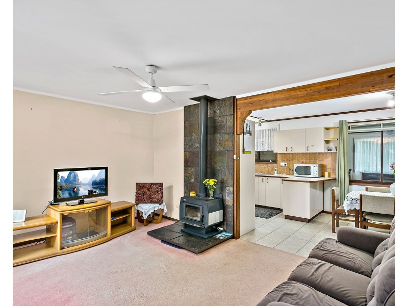 27 Simpson Parade, Albion Park NSW 2527