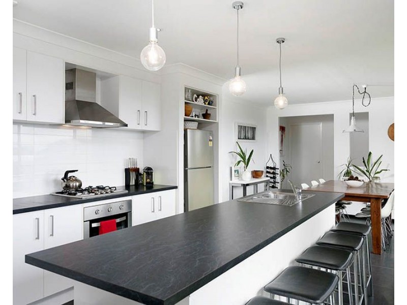 18 Murray Close, Albion Park NSW 2527