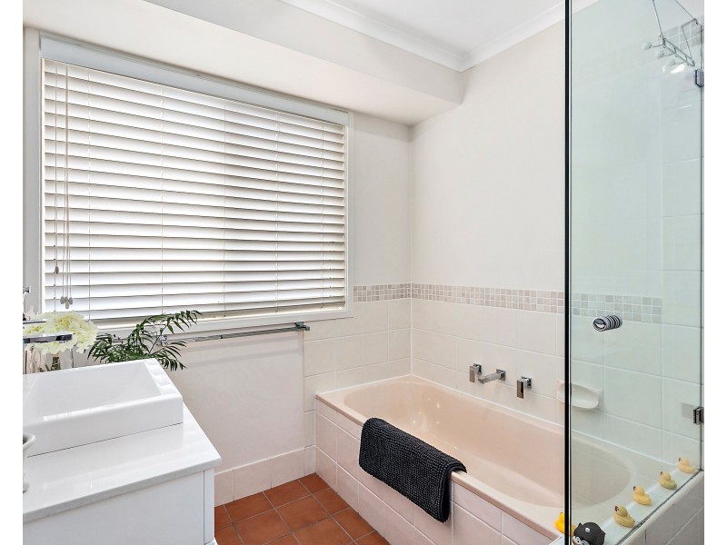 14 McInerney Avenue, Albion Park NSW 2527